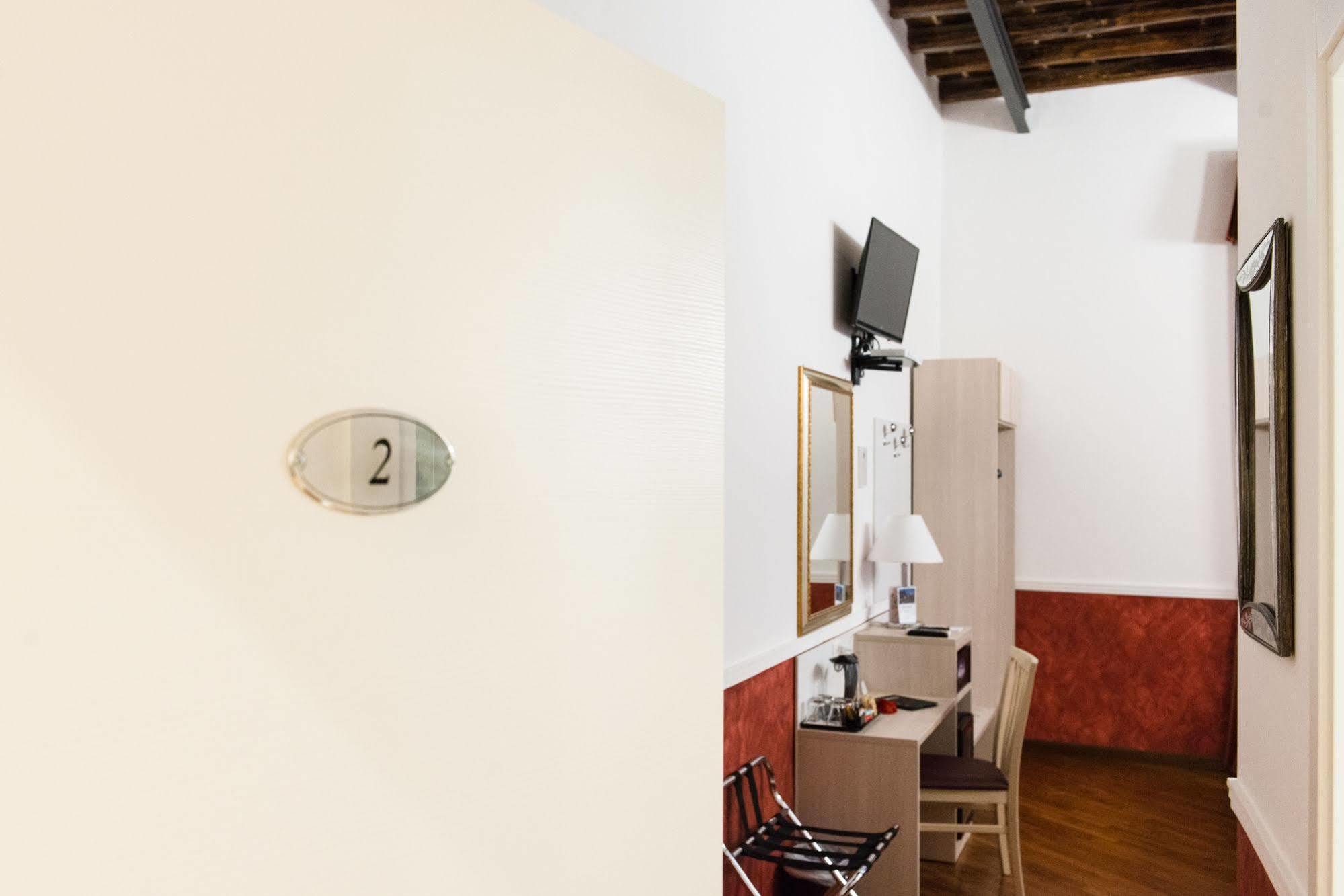 Domus Capilupi Bed and Breakfast Rome Buitenkant foto